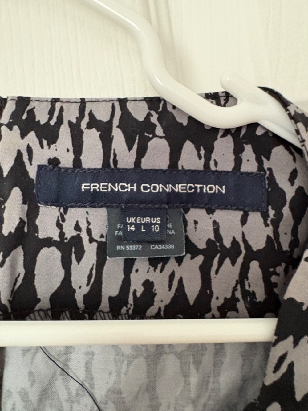 Gray and Black Patterned Short Sleeve Mini Dress - Picture 4 of 4